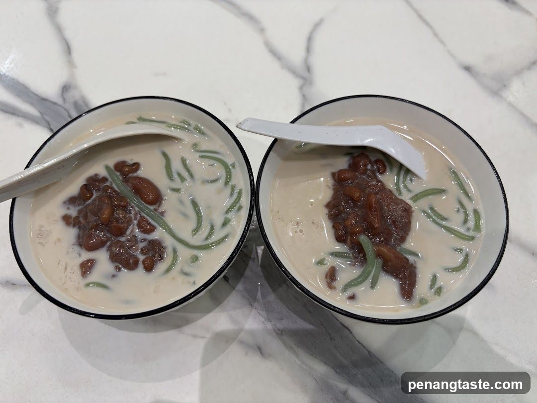 Two bowls of Cendol