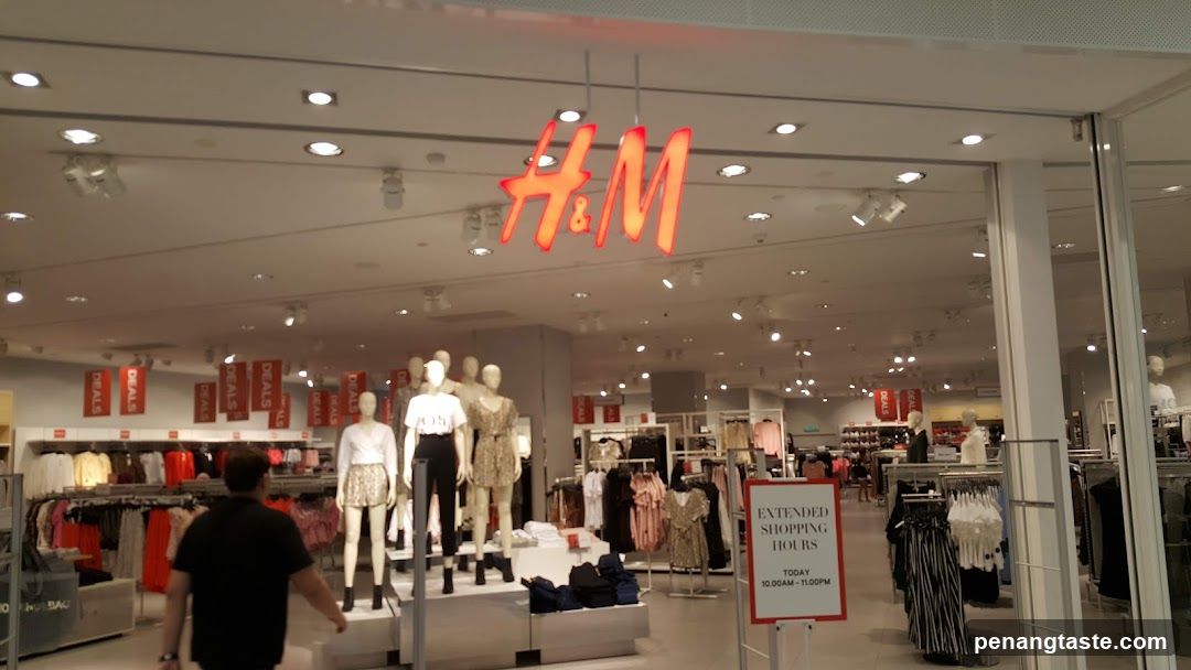 H&M Storefront