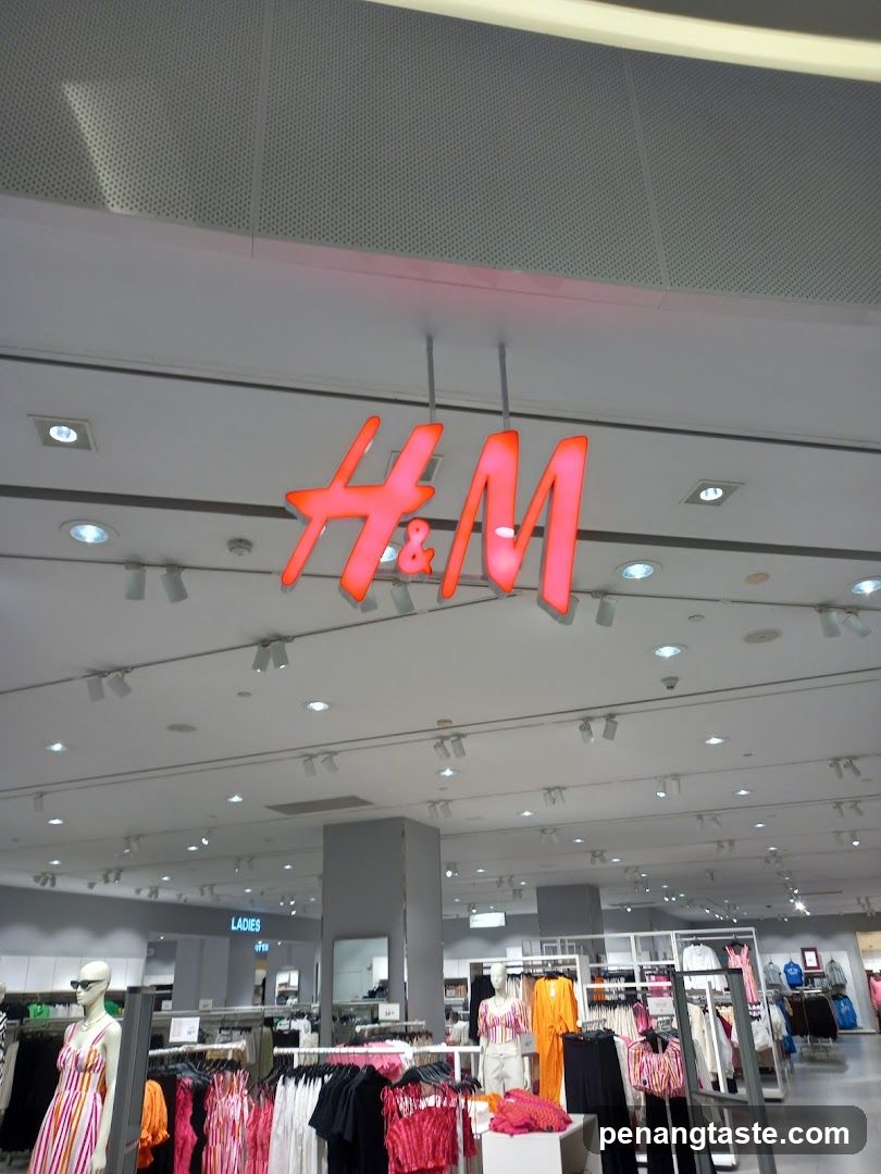 H&M Store Interior