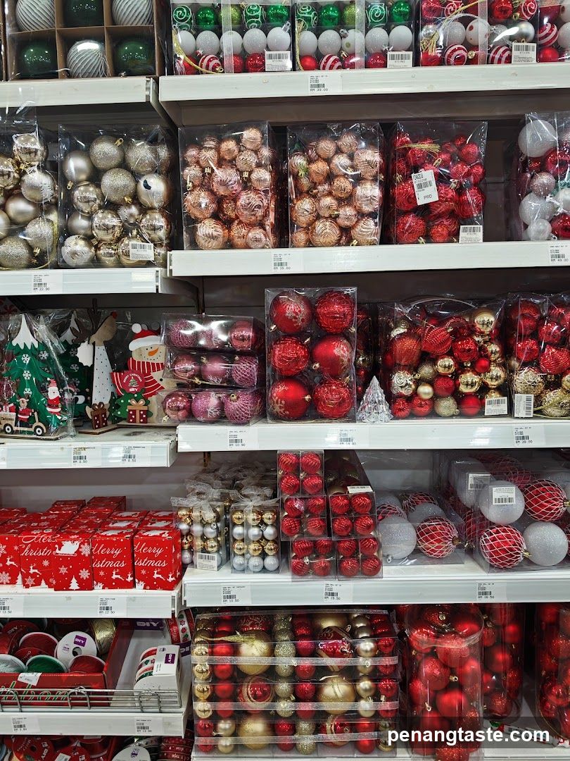 Christmas Ornaments Display