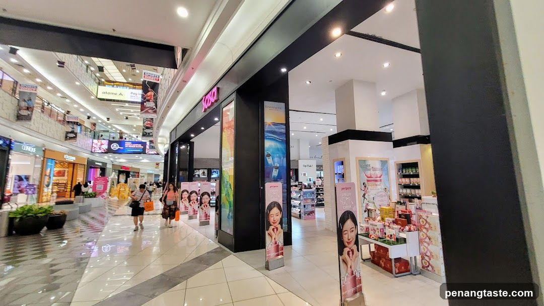 Cosmetics store in a mall