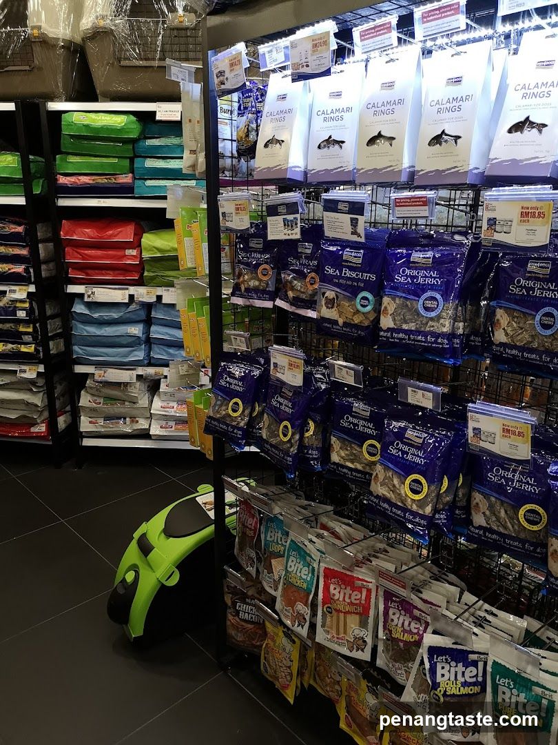 Pet Food Aisle