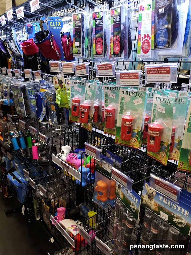 Pet Supplies Aisle