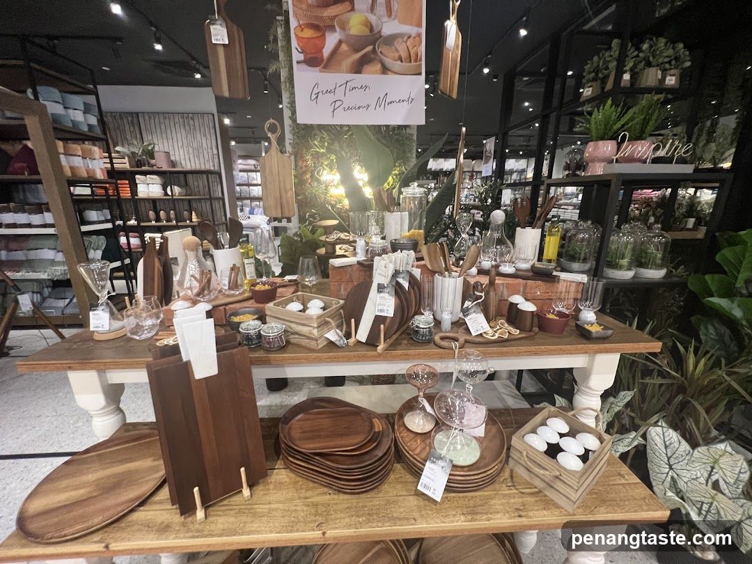 Home Goods Display