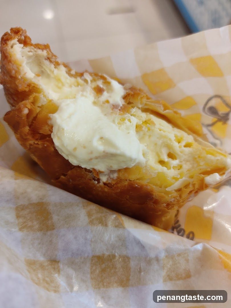 Cream-filled pastry