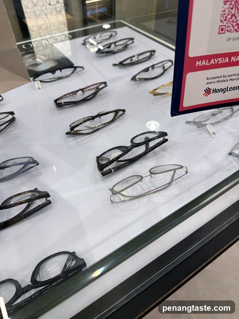 Eyeglasses Display