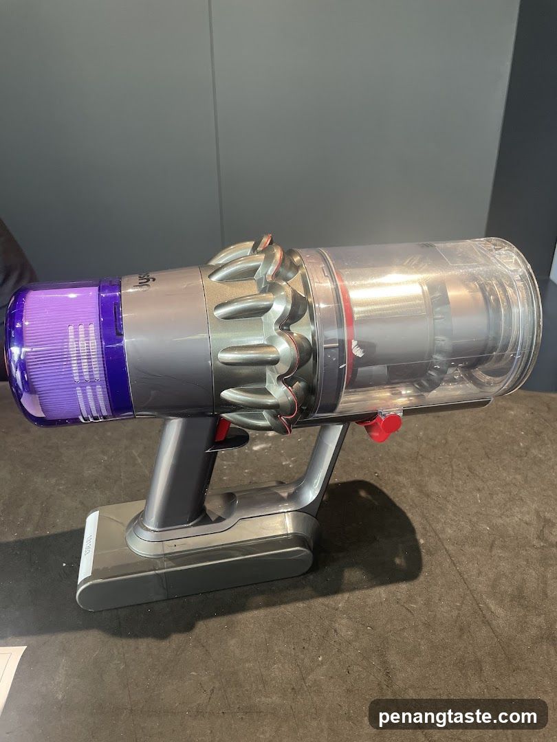 Dyson Vacuum Cleaner