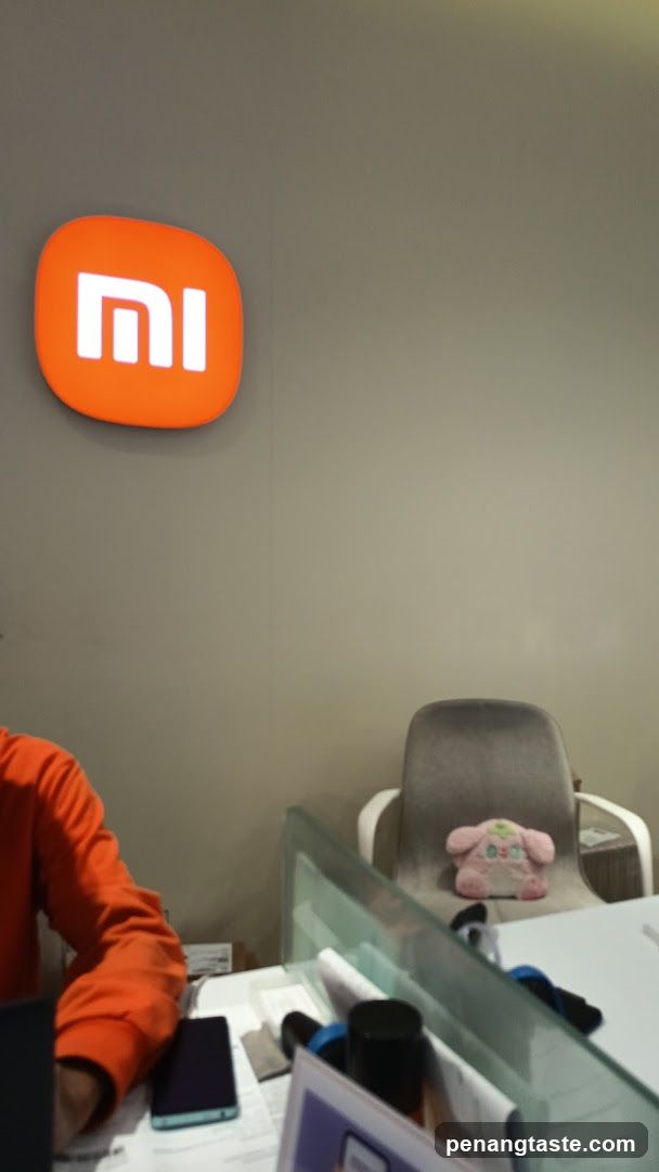 Xiaomi Store Interior