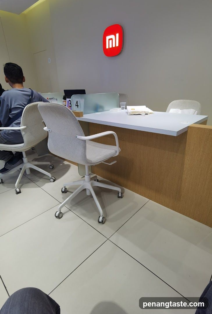 Service counter with MI logo