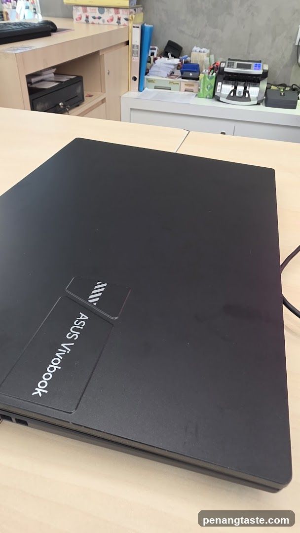 ASUS Vivobook Laptop