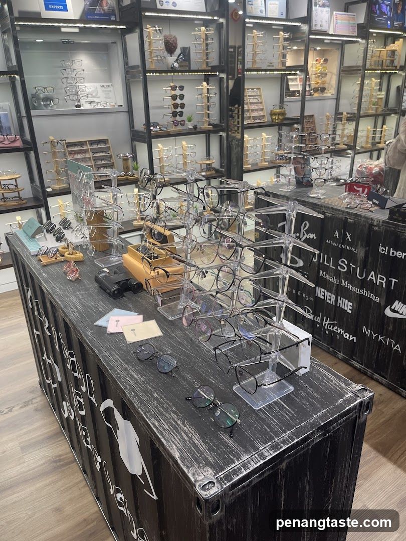 Eyeglasses Display