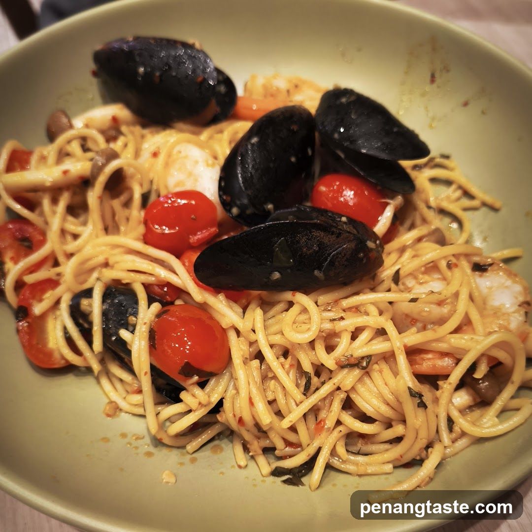 Spaghetti with Mussels and Tomatoes