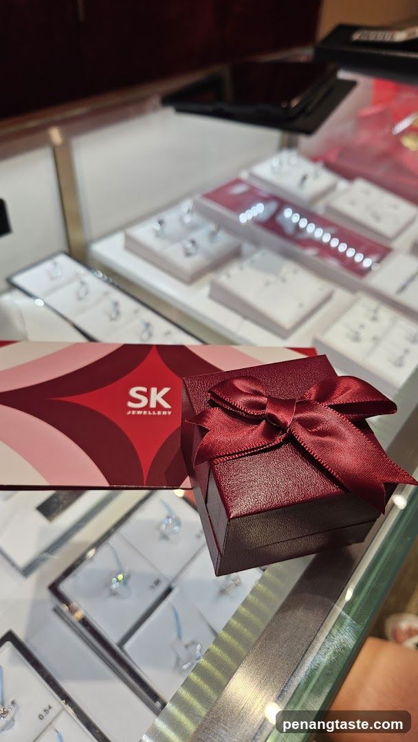 Jewelry Display with Gift Box