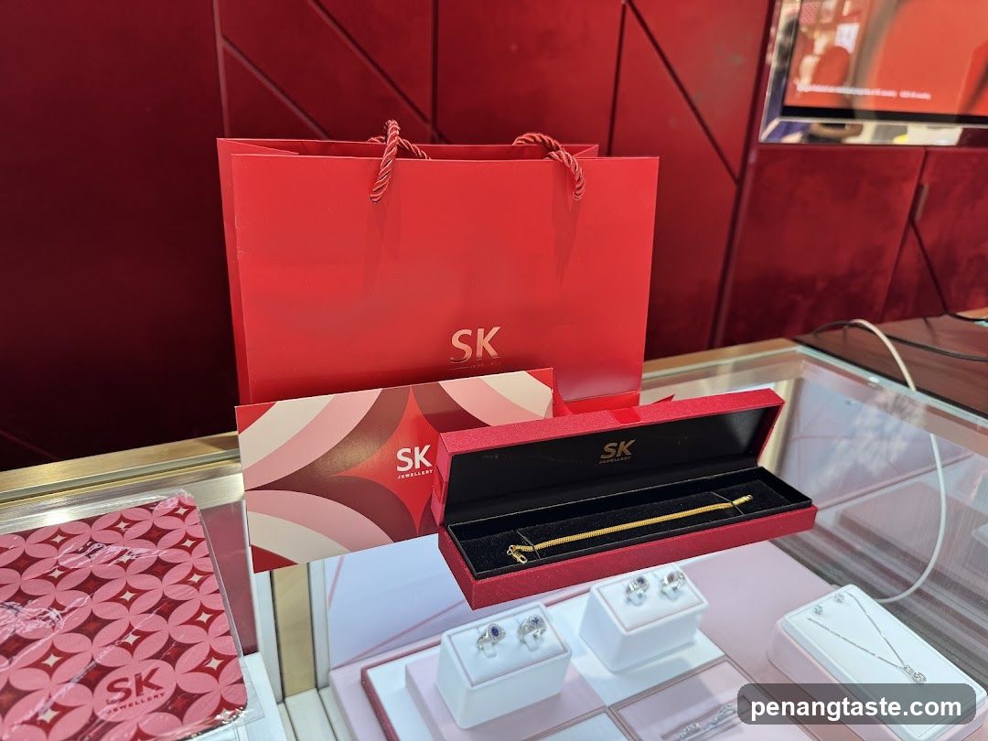 Jewelry Display with Shopping Bag
