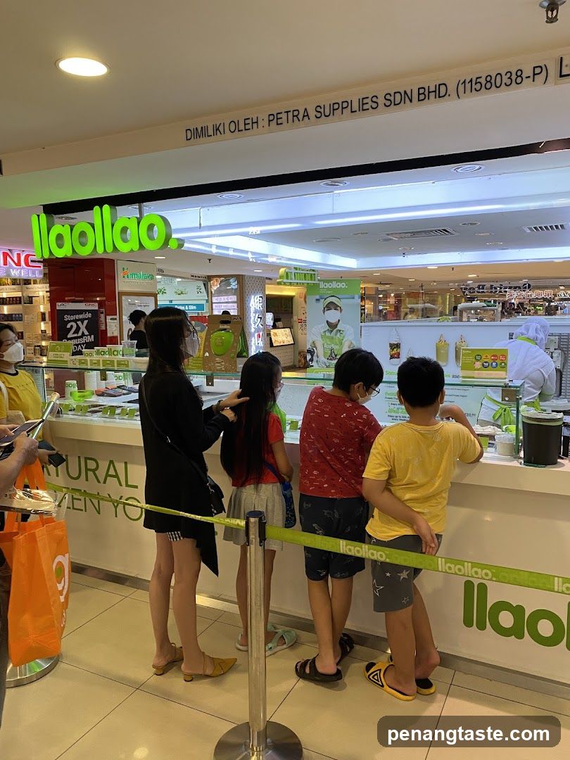 llaollao Natural Frozen Yogurt