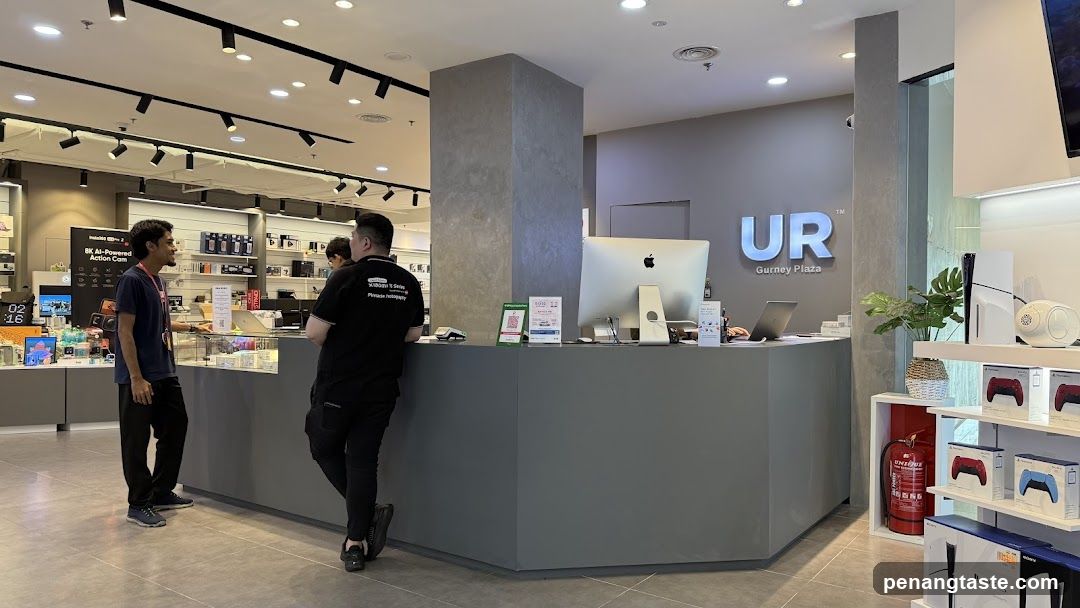 Electronics Store Counter