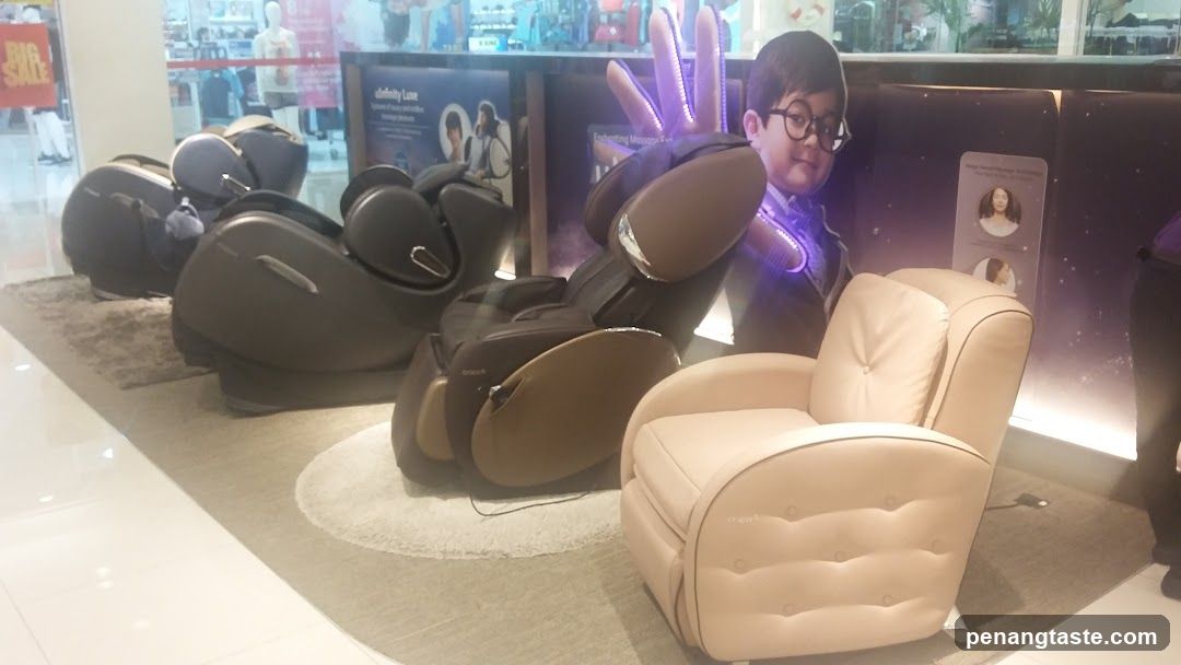 Massage Chairs Display