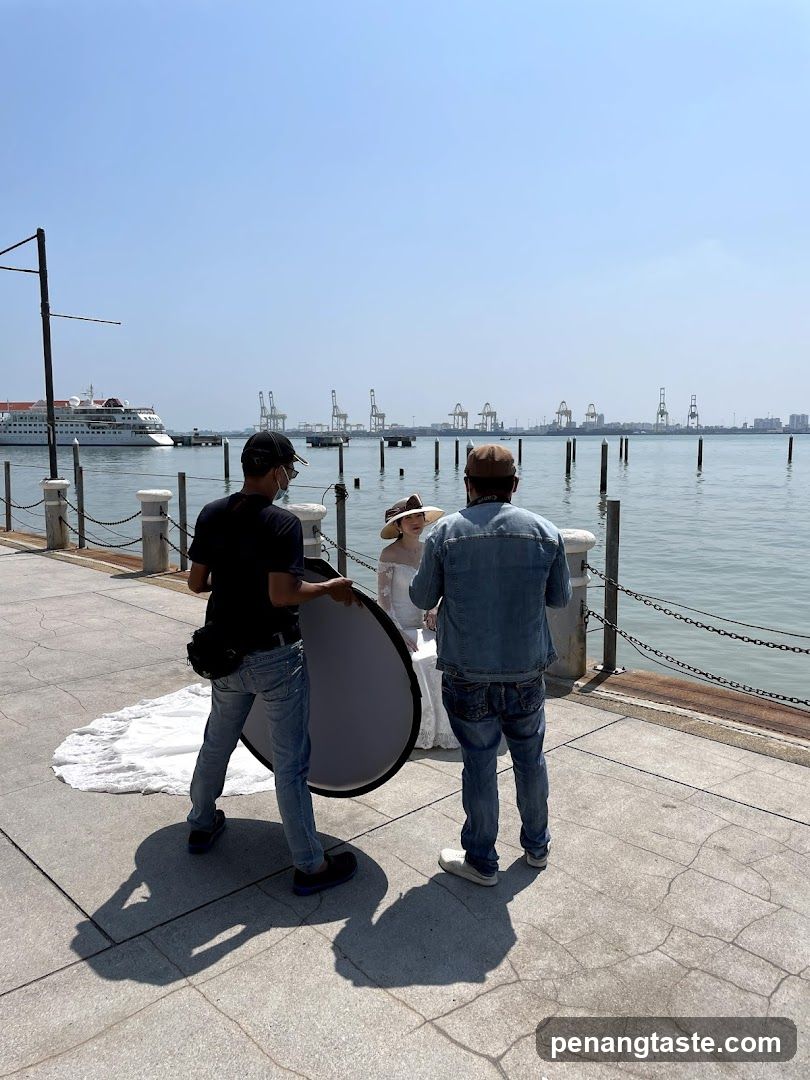 Photoshoot by the water