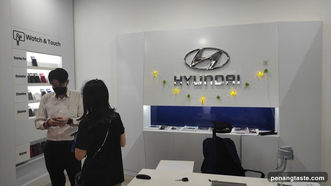 Hyundai Showroom