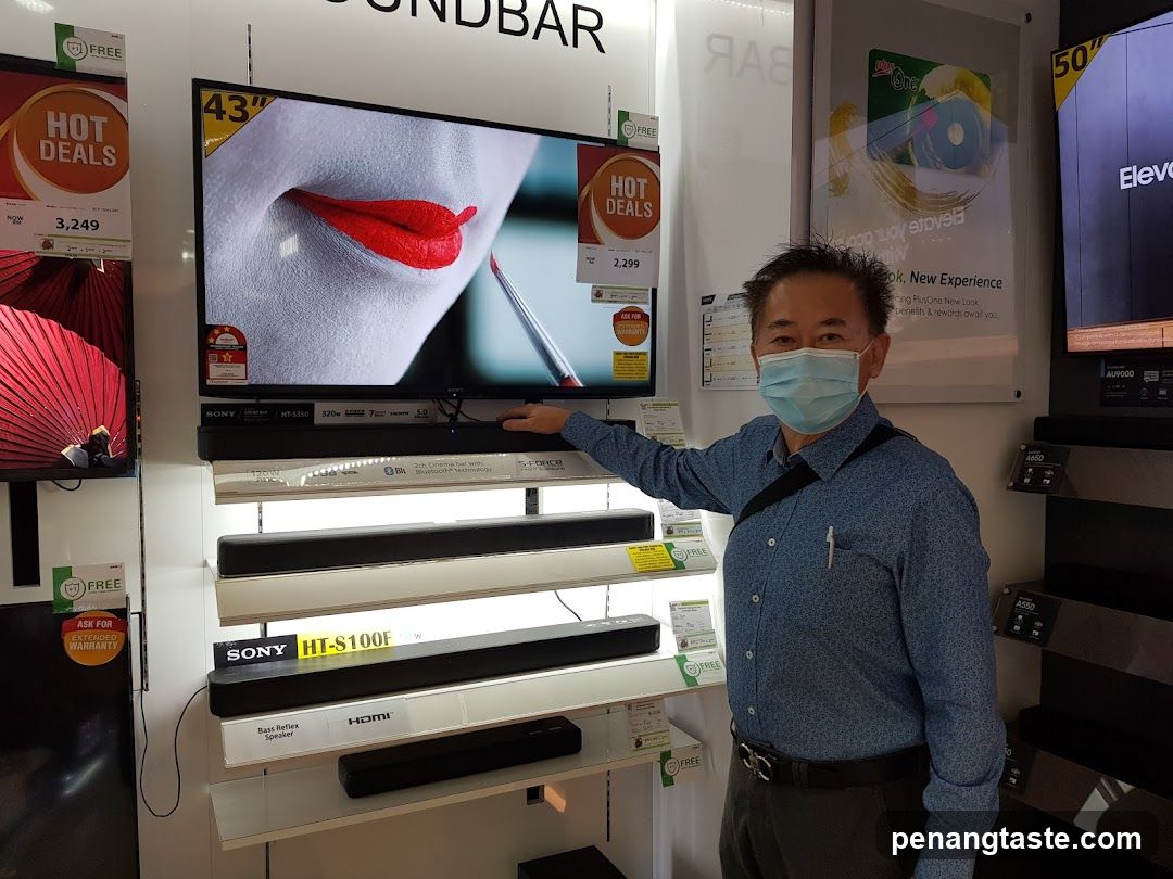 Electronics Store Display