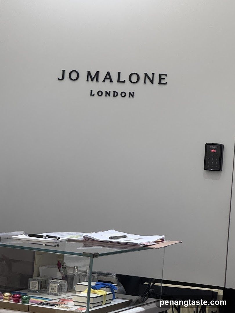 Jo Malone London Signage