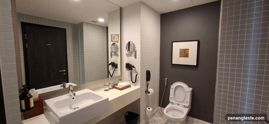 Modern Hotel Bathroom