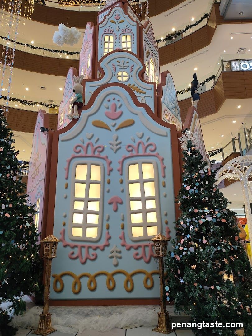 Gingerbread House Christmas Display