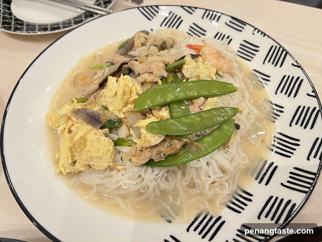 Seafood and Vegetable Noodles