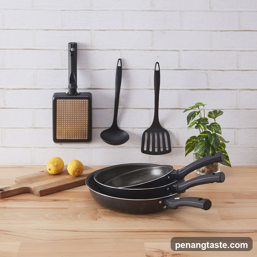 Kitchenware Display
