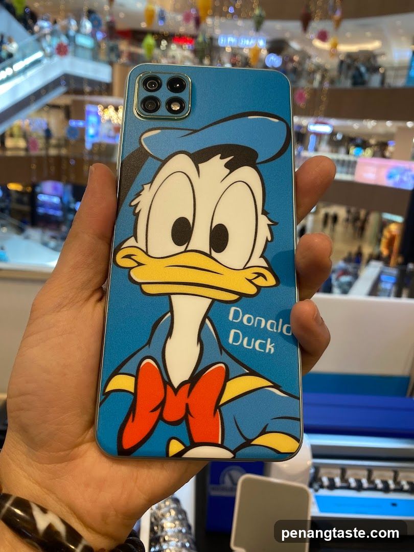 Donald Duck Phone Case