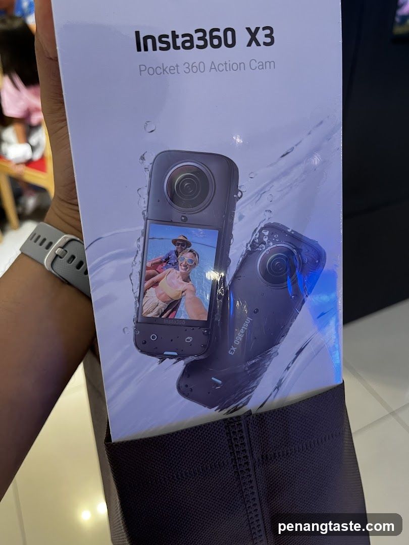 Insta360 X3 Pocket 360 Action Cam packaging