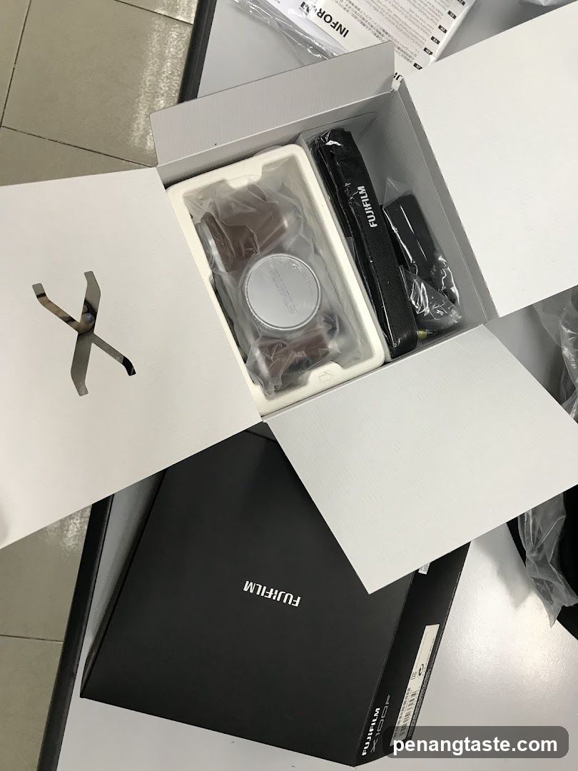 Fujifilm camera box
