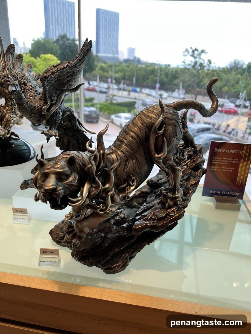 Sculpture of a tiger and a phoenix