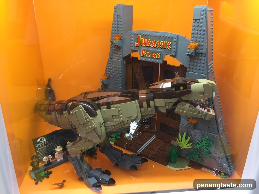 LEGO Jurassic Park Tyrannosaurus Rex Set