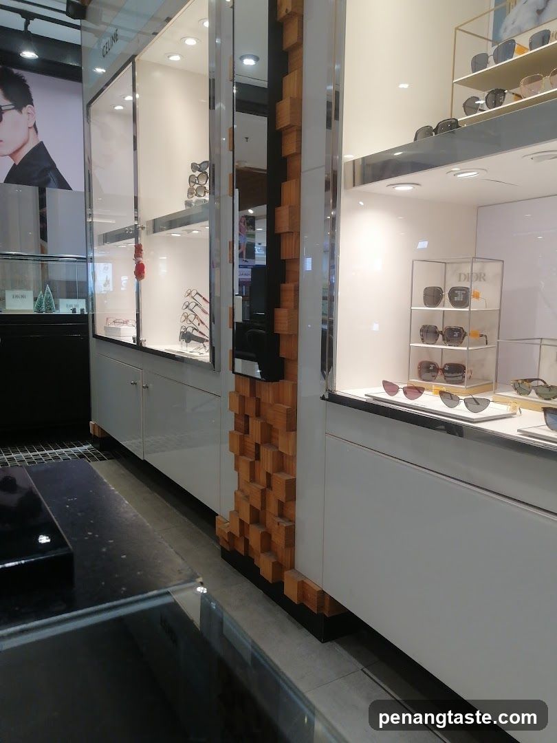 Eyewear Display