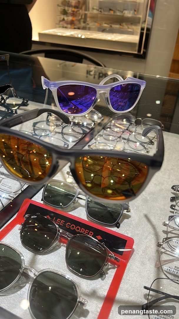 Eyeglasses Display