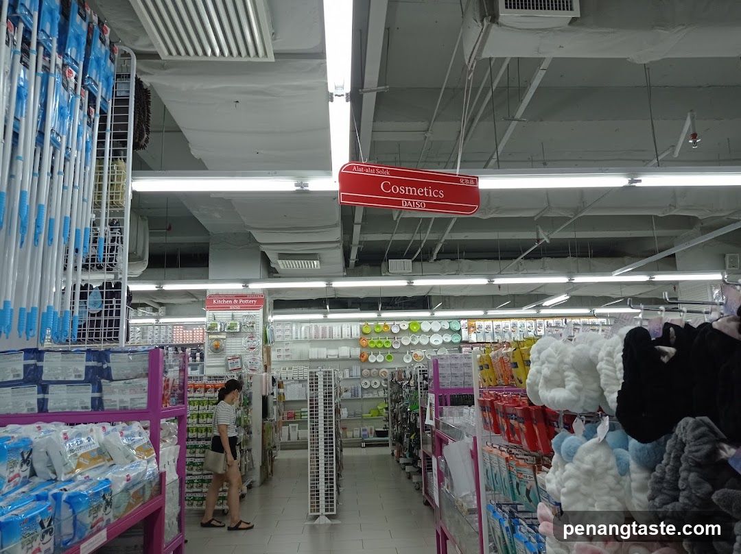 Daiso Store Interior