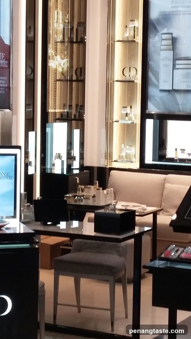 Dior Beauty Store Interior