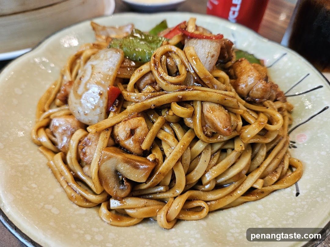 Noodles with Chicken and Mushrooms
