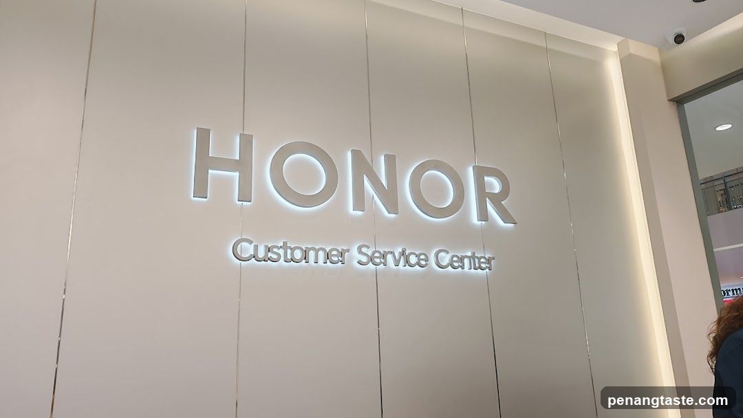 Honor Customer Service Center Sign