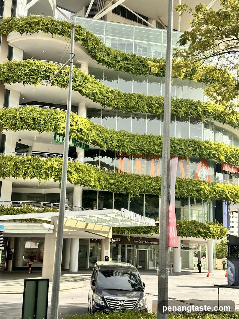 Gurney Paragon Mall
