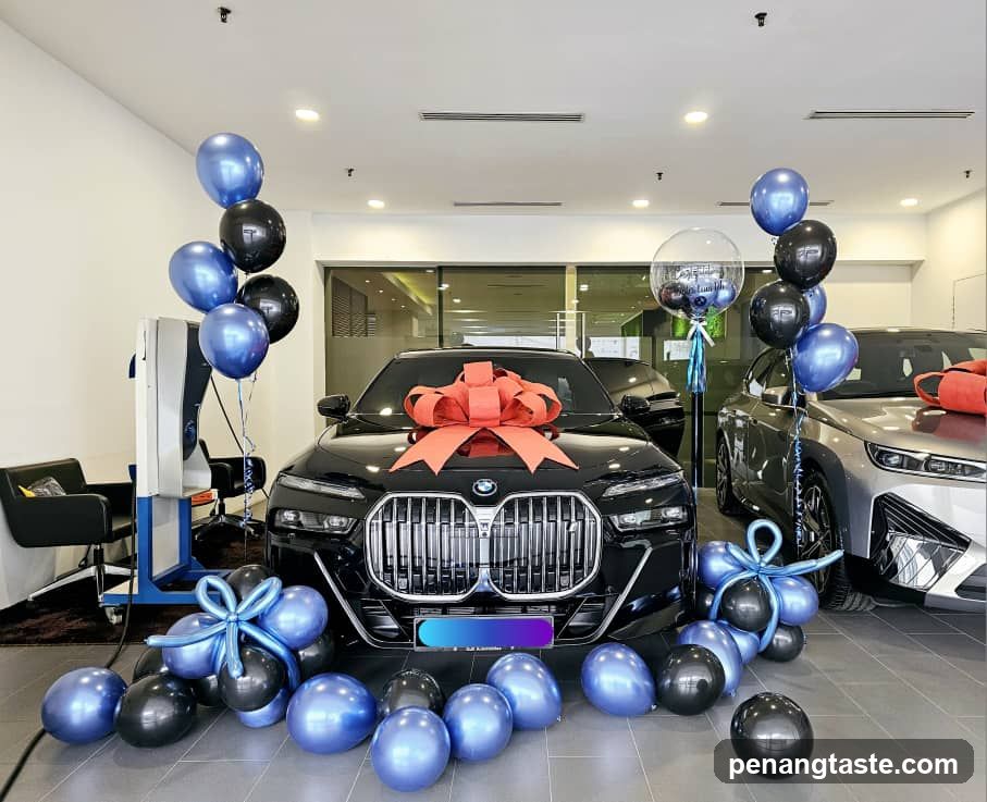 Car Dealership Display