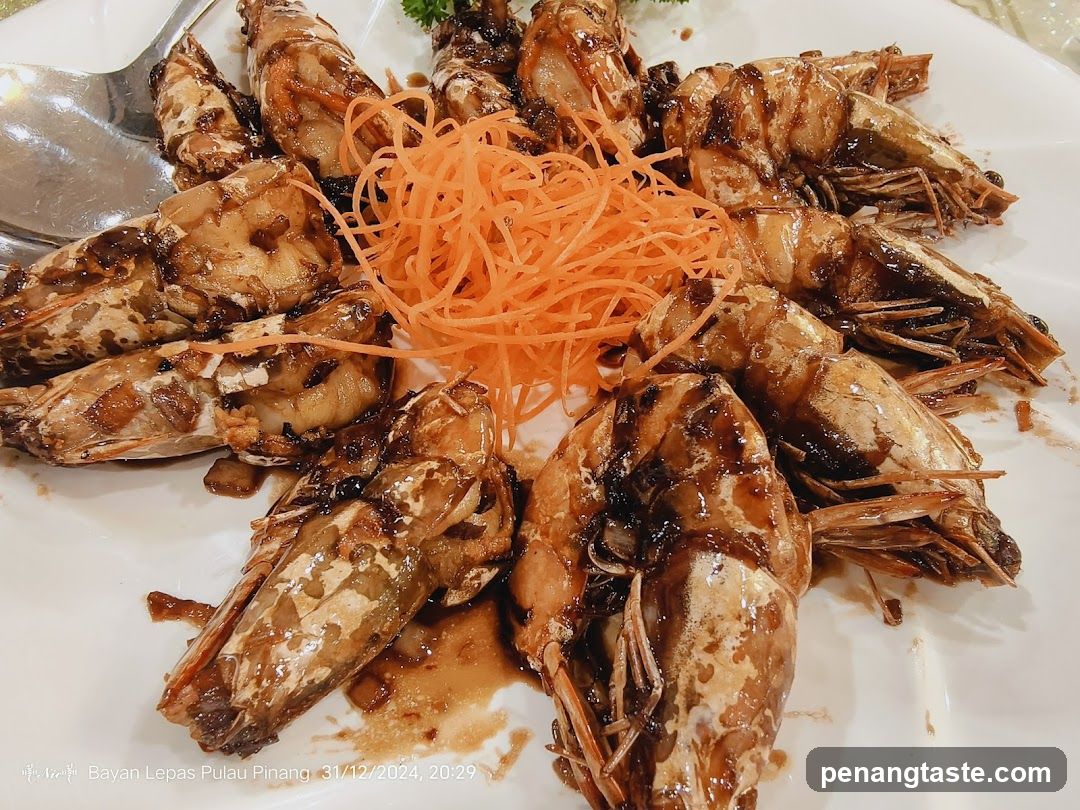 Dish of cooked prawns with garnish