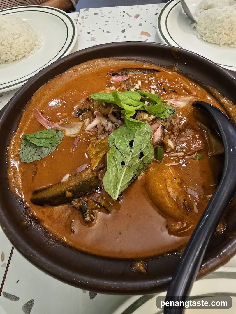 Food dish in ceramic bowl