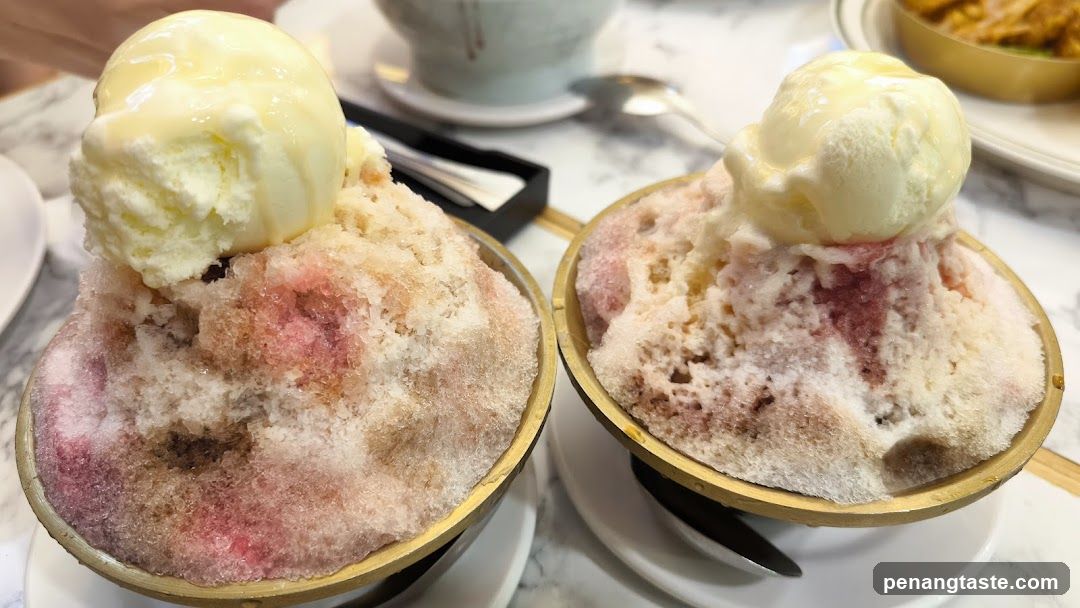 Bowl of shaved ice with ice cream