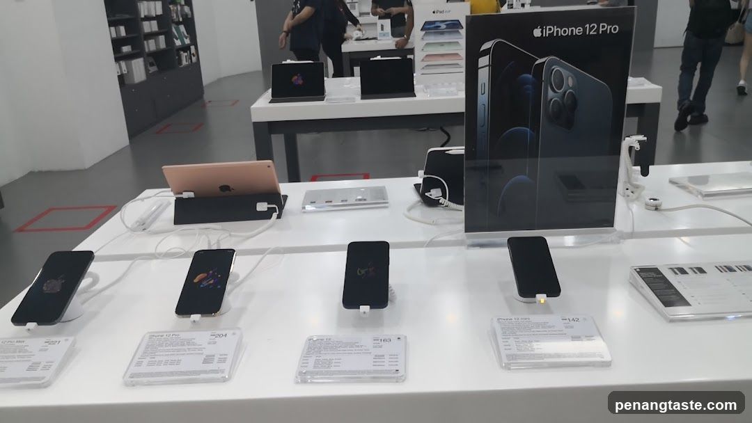 Apple Store Display