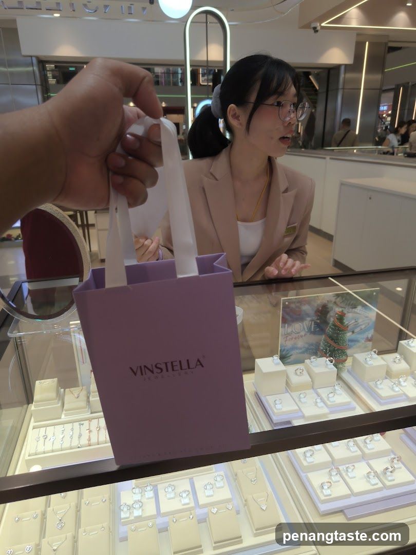 Vinestella Jewelry Store Interior