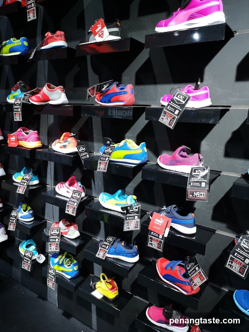 Children's Shoes Display
