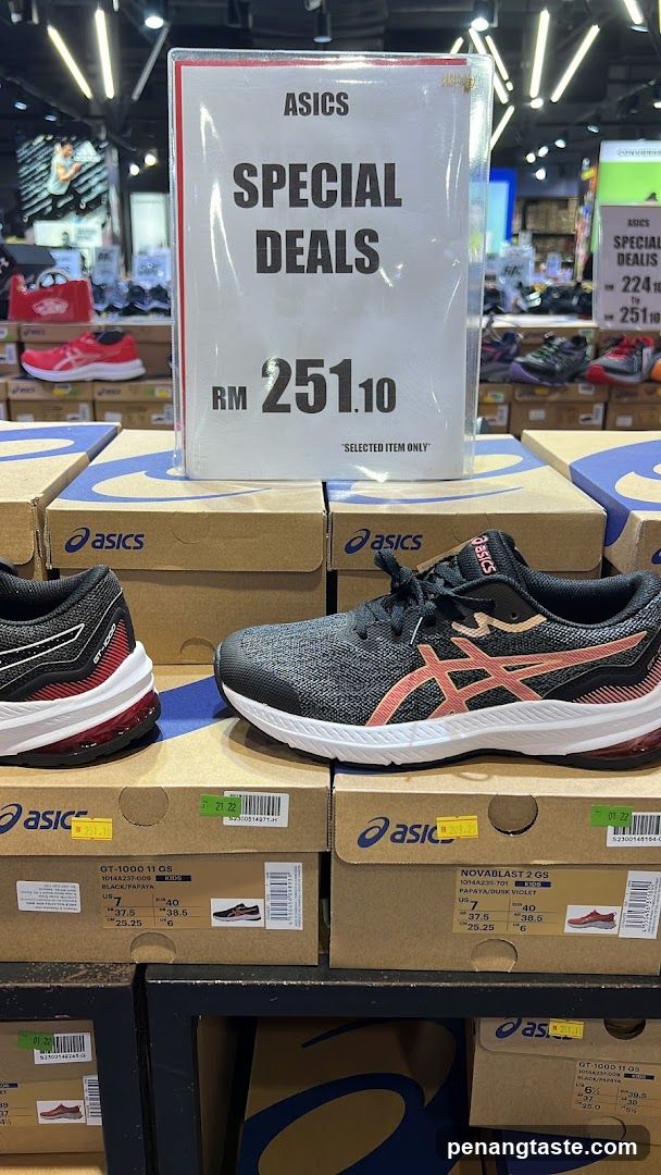 ASICS Shoe Display