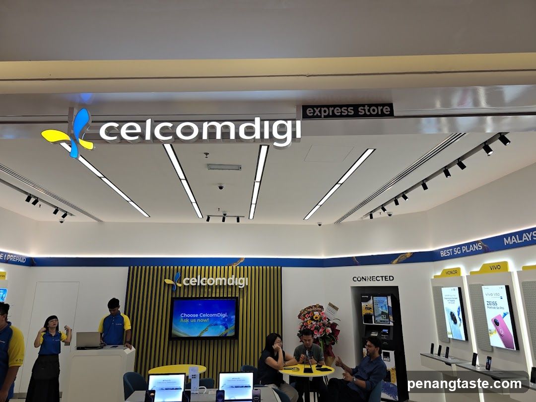 CelcomDigi Express Store Interior